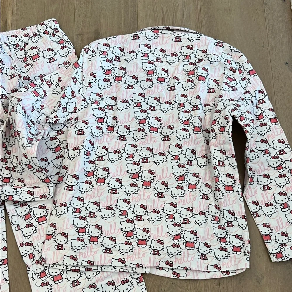 Hello Kitty Pink Women’s / Teen Pajamas - Picture 8 of 8